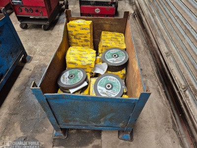 Approx 200 Flexovit General Purpose 7mm Grinding Discs and Steel Stillage - 6