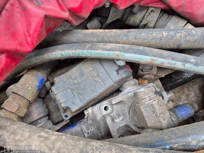 Hydraulic Pipes & Valves from Volvo FH Tipping Equipment Pump - 4