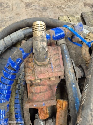 Hydraulic Pipes & Valves from Volvo FH Tipping Equipment Pump - 5