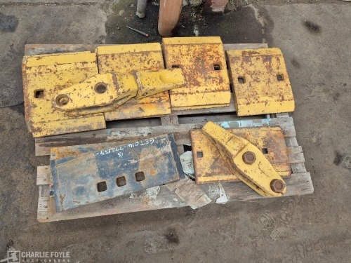 10 x Misc Cutting Edges & 2 x Bucket Teeth Brackets