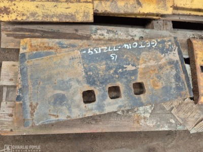 10 x Misc Cutting Edges & 2 x Bucket Teeth Brackets - 2