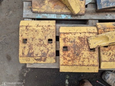 10 x Misc Cutting Edges & 2 x Bucket Teeth Brackets - 6