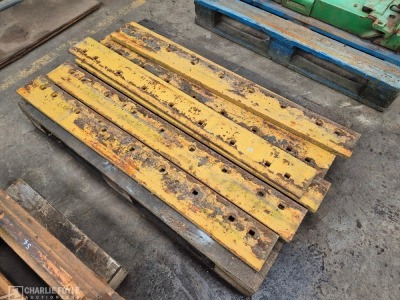 Qty Cutting Edges - 4