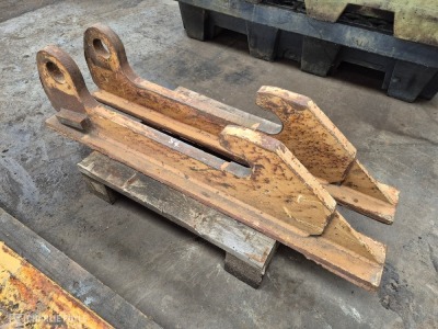 Shovel Quick Hitch Brackets, 55mm Pins - 5