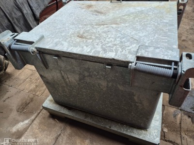 ESE 600Ltr Galvanised Steel Heavy Duty Waste Container - 10