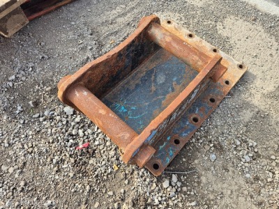 Head Stock, 80mm Pins, Internal Width 330mm
