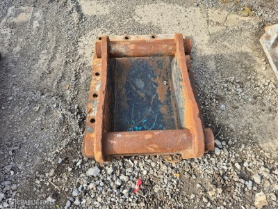 Head Stock, 80mm Pins, Internal Width 330mm - 2