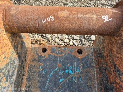 Head Stock, 80mm Pins, Internal Width 330mm - 9