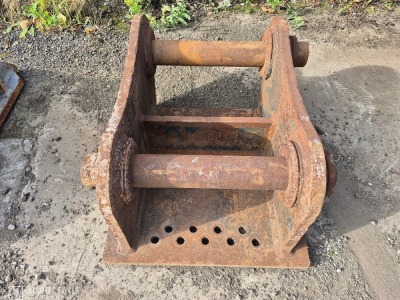 Head Stock, 90mm Pins, Internal Width 460mm