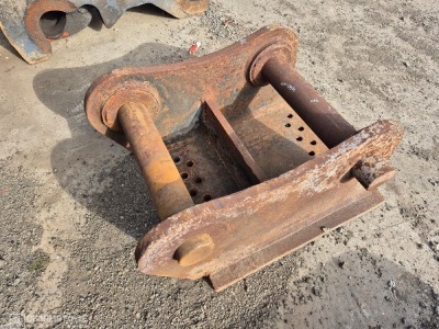 Head Stock, 90mm Pins, Internal Width 460mm - 3