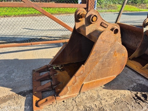 Strickland 900mm Digging Bucket, 85 mm Pins