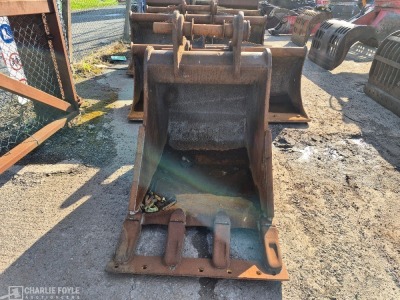 Strickland 900mm Digging Bucket, 85 mm Pins - 2