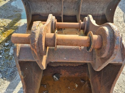 Strickland 900mm Digging Bucket, 85 mm Pins - 7