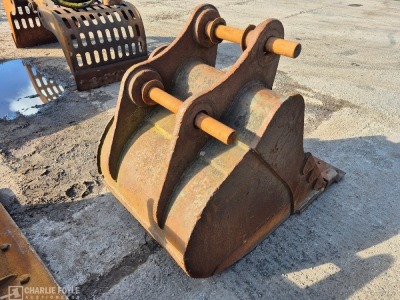 Strickland 900mm Digging Bucket, 85 mm Pins - 9