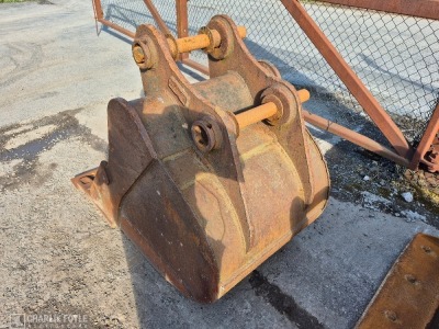 Strickland 900mm Digging Bucket, 85 mm Pins - 11