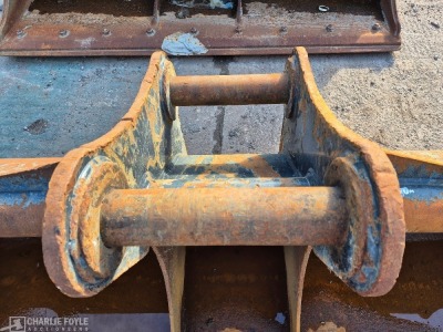2100mm Ditching Bucket, 80 mm Pins - 3