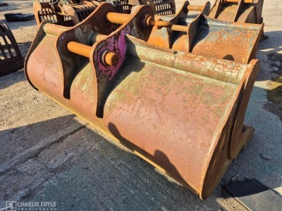 2400mm Ditching Bucket, 90 mm Pins - 7