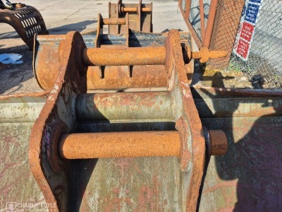 2400mm Ditching Bucket, 90 mm Pins - 8
