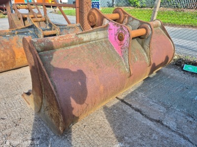 2400mm Ditching Bucket, 90 mm Pins - 9