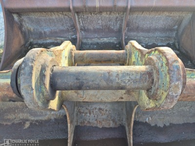 2700mm Ditching Bucket, 100 mm Pins - 3
