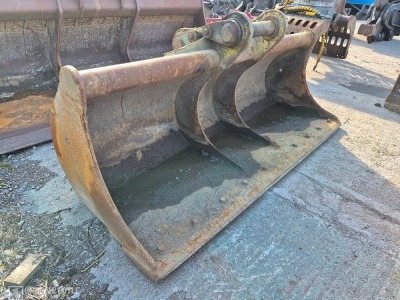 2700mm Ditching Bucket, 100 mm Pins - 4