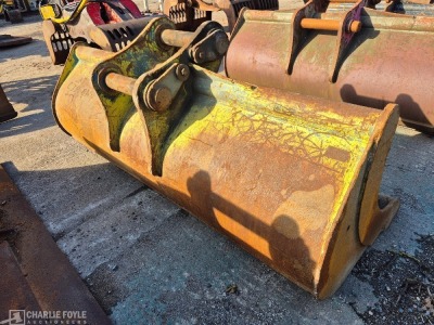 2700mm Ditching Bucket, 100 mm Pins - 5