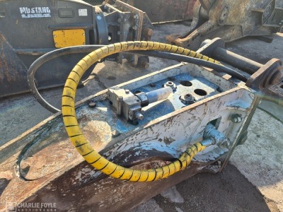 2016 Furukawa FXJ375 Hydraulic Breaker, 90mm Pins - 3