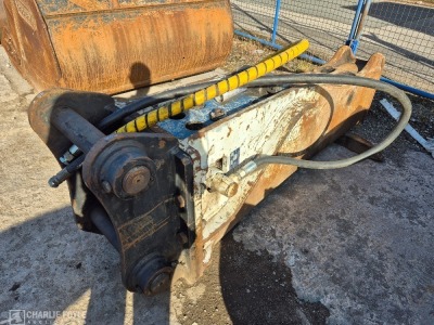 2016 Furukawa FXJ375 Hydraulic Breaker, 90mm Pins - 10