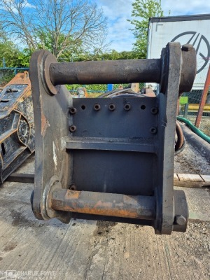 La Bounty 2500 Hydraulic Rotating Shear, 100mm Pins - 18