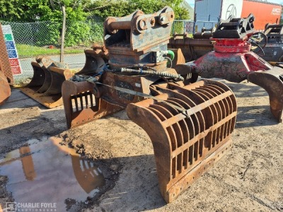 Caterpillar G325B Rotating Selector Grab, 90mm Pins