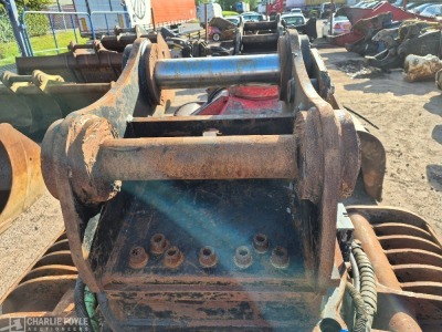 Caterpillar G325B Rotating Selector Grab, 90mm Pins - 2
