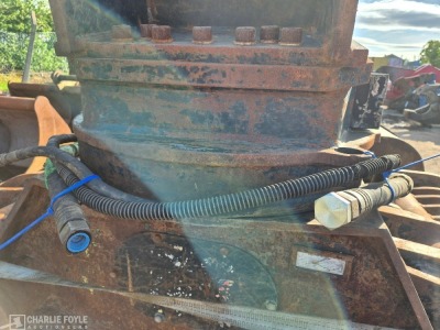 Caterpillar G325B Rotating Selector Grab, 90mm Pins - 3