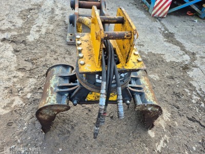 2023 Mustang Hydraulic Rotating Grab, 35mm Pins,