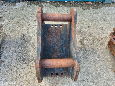 Head Stock, 80mm Pins, - 2