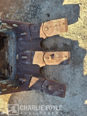 600mm Digging Bucket, 80mm Pins - 3