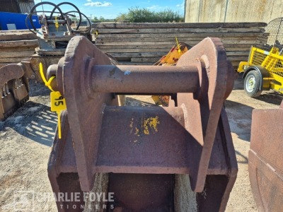 600mm Digging Bucket, 80mm Pins - 5