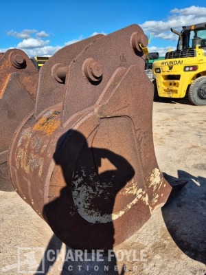 600mm Digging Bucket, 80mm Pins - 7