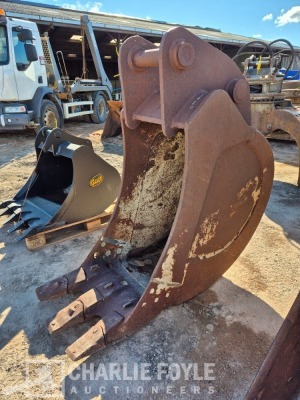 600mm Digging Bucket, 80mm Pins - 11
