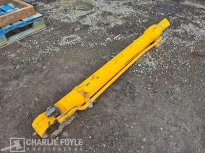 JCB JS130 Boom To Dipper Ram - 2