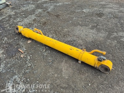 JCB JS130 Boom To Dipper Ram - 3