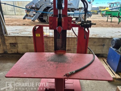 Hydraulic Log Splitter - 5