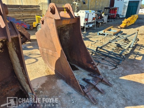 660mm Digging Bucket, 80mm Pins