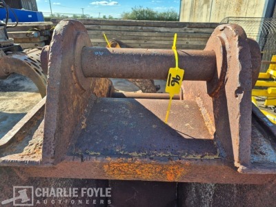 660mm Digging Bucket, 80mm Pins - 5