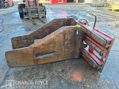 Bolzoni 5000kg Hydraulic Bale Grab Forklift Attachment