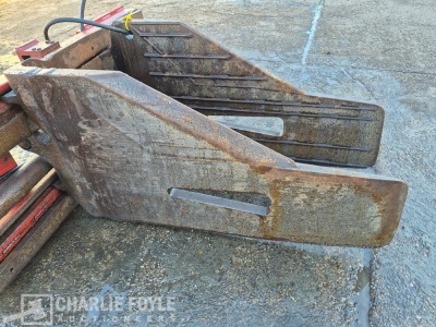 Bolzoni 5000kg Hydraulic Bale Grab Forklift Attachment - 6