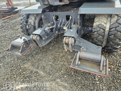 2023 Doosan DX100W-7 Wheeled Excavator & Steelwrist Tilt Attachment - 9