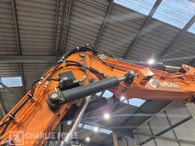 2023 Doosan DX100W-7 Wheeled Excavator & Steelwrist Tilt Attachment - 33