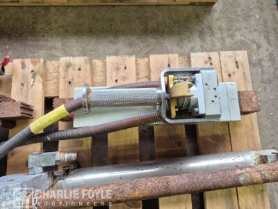 Qty Hurst + Zumro RES Q Hydraulic Rescue Rams - 9